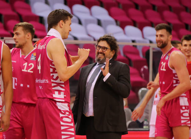 甚至比他的 甚至比他的