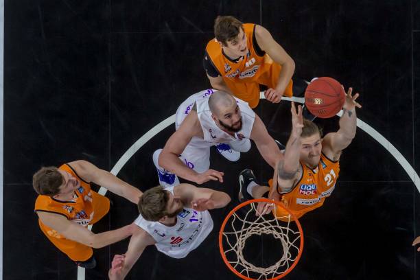 人备受期待 人备受期待