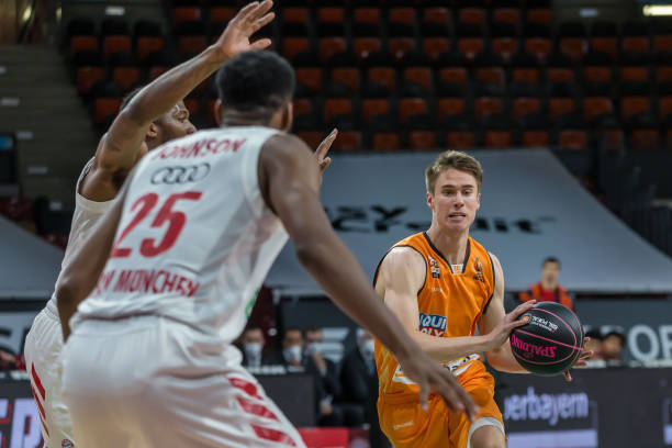 而这位新星 而这位新星