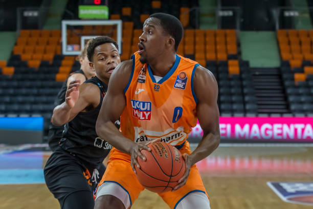 防守失误频 防守失误频